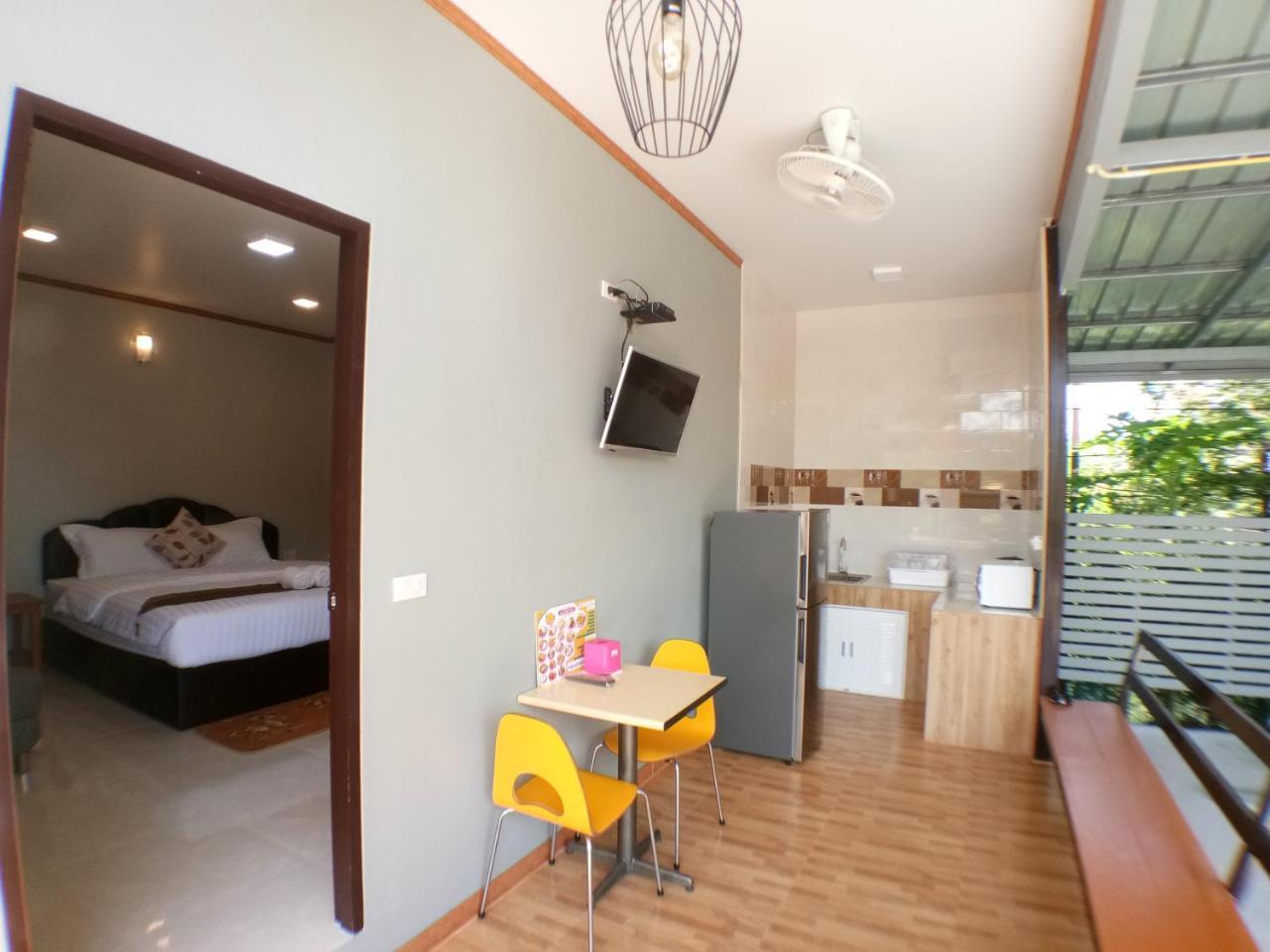 Hi Tech Resort Kabin Buri Pokoj fotografie