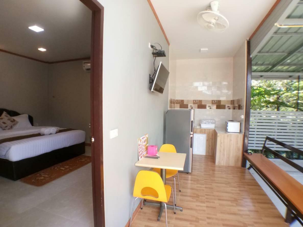 Hi Tech Resort Kabin Buri Exteriér fotografie